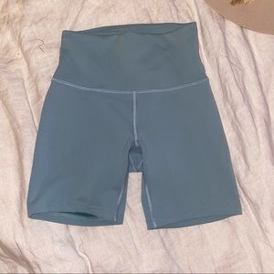 Wunder Train High-Rise Short 6”